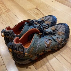 Men’s Merrill Shoes - size 13 - like new.